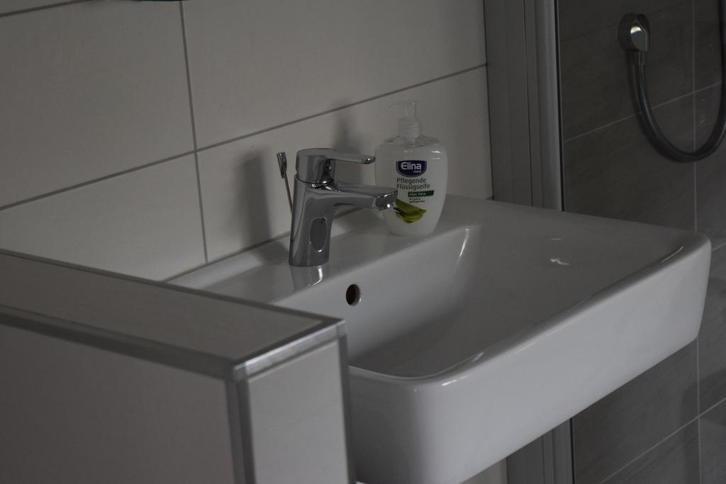 Gut Kuhfs Apartment Grosszossen Екстериор снимка